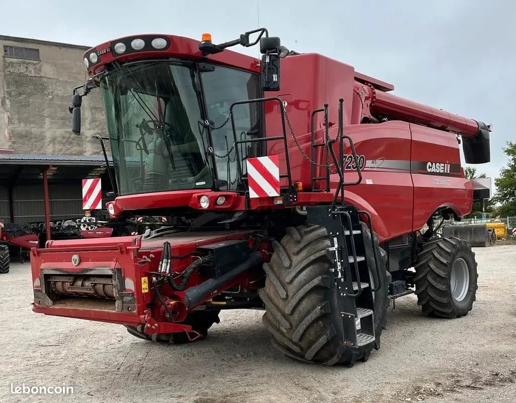 Moissonneuse-batteuse à rotor Case IH 7230 occasion 2012 – Eure (27), photo 1 sur 5