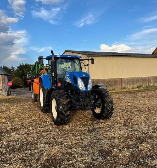 Tracteur agricole New Holland T6070 occasion 2010 – Eure (27), photo 2 sur 5